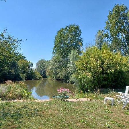 La Ferme Aux Kangourous Donzy Exteriér fotografie